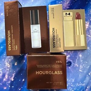 Hourglass Travel Lot